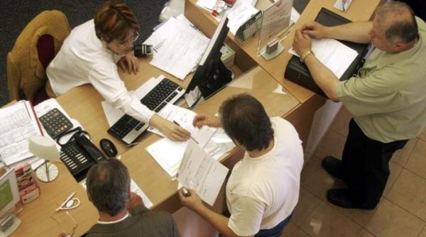 efii serviciilor camerei deputatilor devin functionari publici parlamentari