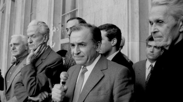 ion iliescu iese la atac a fost revolu ie