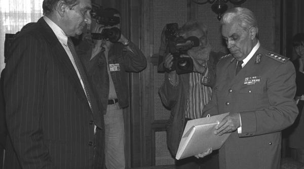 revolu ie 1989 complot impotriva lui ceau escu nicolae militaru e un lucru pe care iliescu nu l recunoa te document