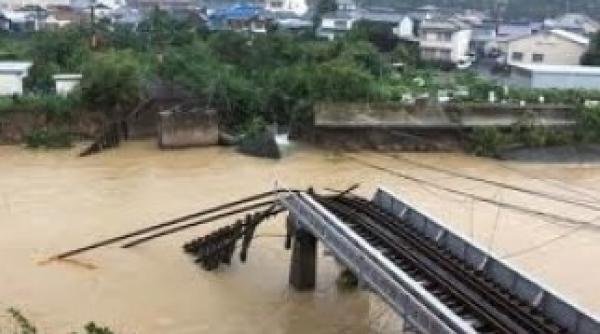 taifunul tembin sute de mor i si zeci de disparu i