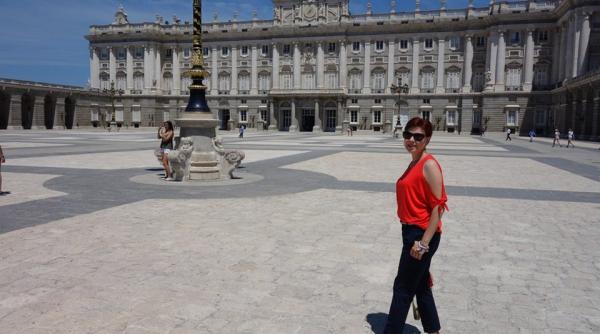 cazul anda maleon gasita spanzurata ce surprinde la fotografiile ei