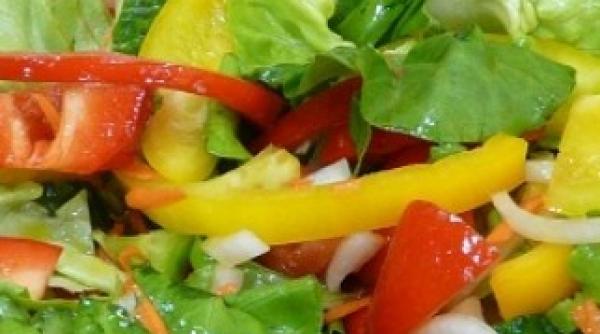 salata verde obligatorie in meniul varstnicilor motivele