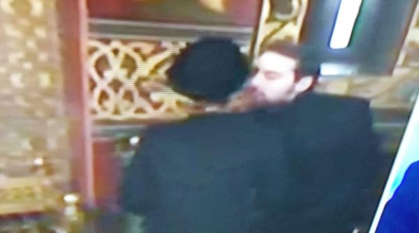 parastas regele mihai fostul principe nicolae sarut pe obraz cu principesa margareta foto