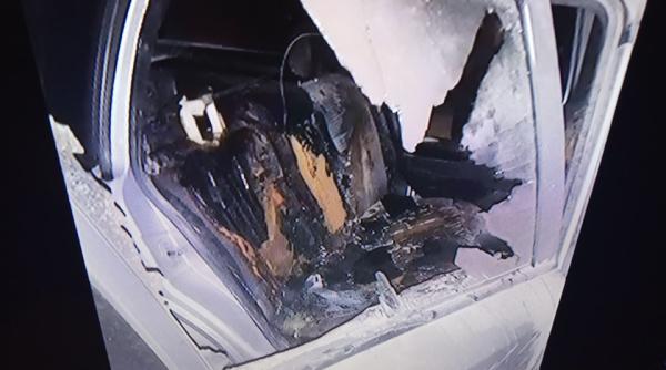 ma ina unui ef din poli ie incendiata