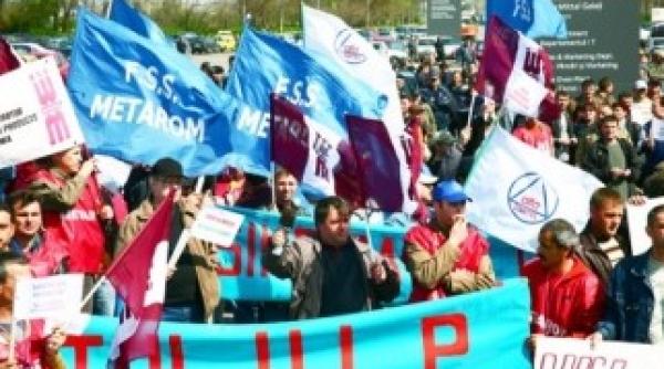 protest arcelormittal galati sute de angaja i protesteaza in fa a combinatului