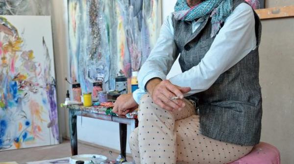 cristian sida expus in capitala austriei este unul din cei mai in voga arti ti romani