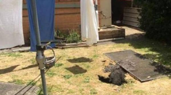 constan a bani ingropa i in curte de contrabandi ti