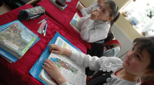 gicu exerci iu aberant pentru elevi ce fumeaza cretinii care fac aceste manuale