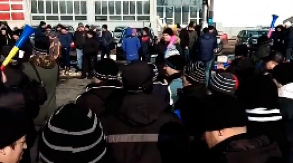 protest al criminali tilor salarii diminuate cu 25 35 prc