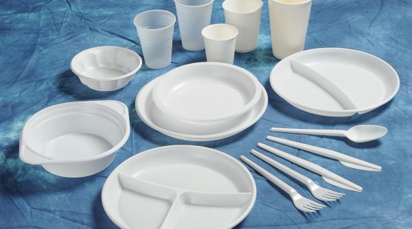 vesela i tacamurile din plastic interzise in fran a