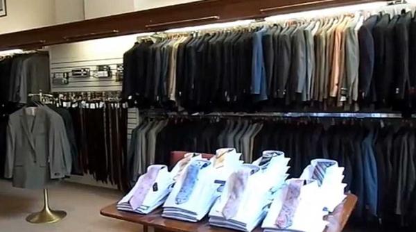 ho i din mall captura i poli i tii au aflat cum furau hainele fara sa fie prin i