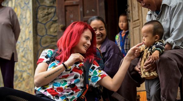 raluka oripilata la asia express mananca tot ce mi ca