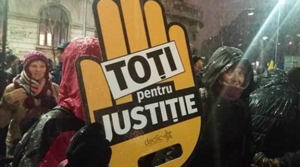 scandal intre protestatari razvan diaconu de la corup ia ucide doi dintre colegii no tri au ramas fara slujbe