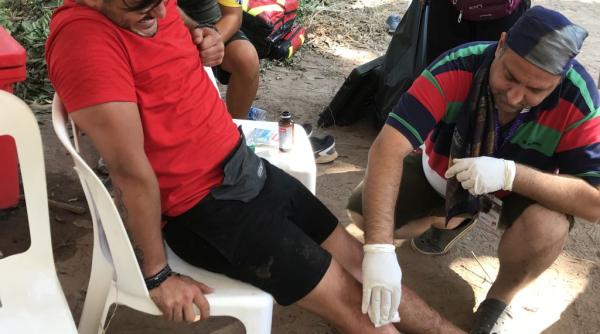 asia express liviu varciu i vica blochina cu picioarele julite pana la sange