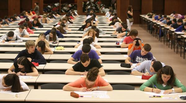 licen a master i studii postuniversitare tarife scazute decizia men