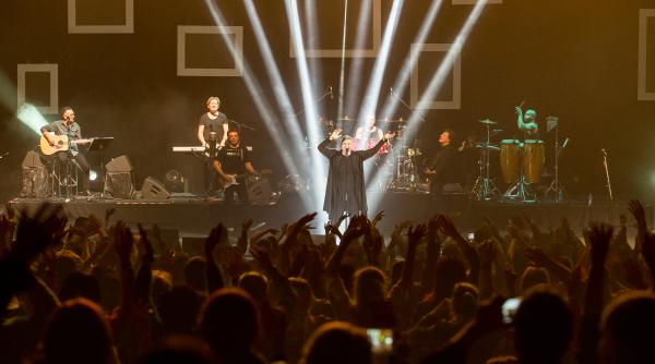 holograf intr o forma de zile mari pentru indragosti i