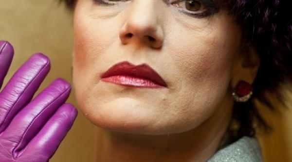 vizita batranei doamne