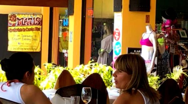 elena udrea i alina bica impreuna in costa rica imaginile prezentate de antena 3 foto