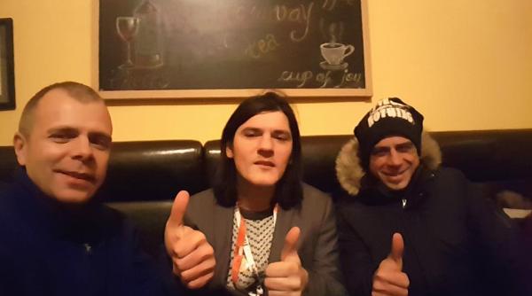 protestatarii chema i sa intre in parlament badi a bot schimb de replici