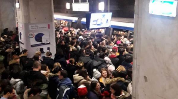 metrou aglomera ie ie ita din comun defec iuni la sta ia tineretului