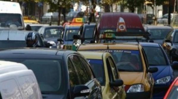 trafic aglomerat in bucuresti de 8 martie parcarile institu iilor publice goale