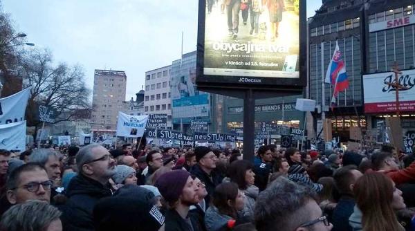 cea mai mare demonstratie dupa 1989 se cere demisia premierului