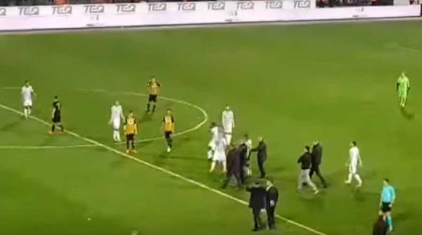 violente pe stadion lovitura pentru fotbalul grecesc