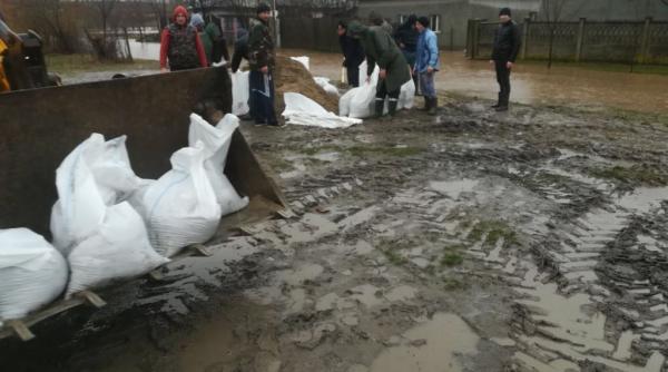 inunda ii covasna un dig se va rupe carmen dan evacuari for ate