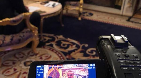 ciutacu surprins de becali ce a facut in timpul interviului i se taie respira ia