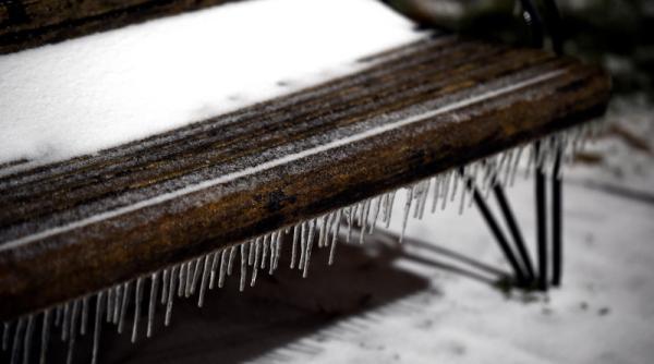 praf saharian vremea aduce un fenomen neobi nuit zapada portocalie in romania