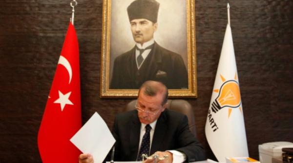 turcia insultare erdogan cantarea a celebra condamnata la inchisoare