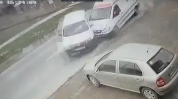 accident cu ambulan a la constan a momentul surprins de camerele de supraveghere