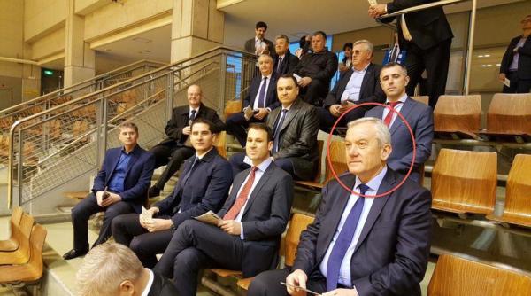 fa a lui constantin toma primarul buzaului nu e beat mort dar totu i sufera de o boala