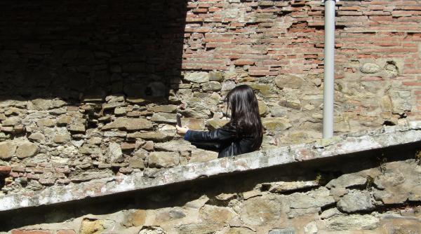 in trei luni i i iei ma ina paradox cu jobul din romania care i i umple buzunarele