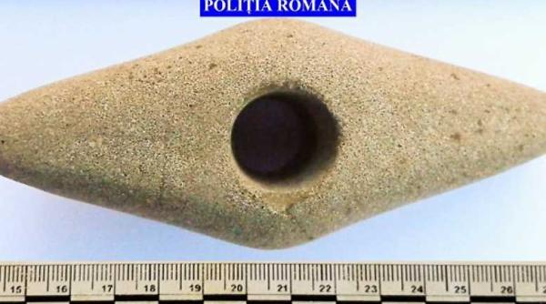 obiect de patrimoniu recuperat de politisti