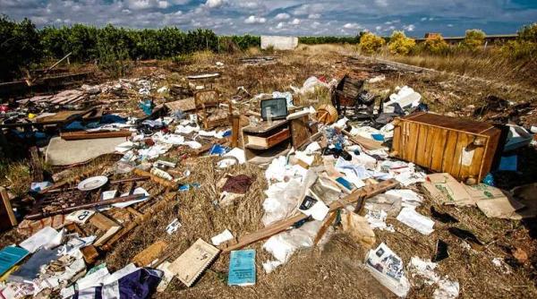 orban environ mancam ce aruncam alandala prin natura