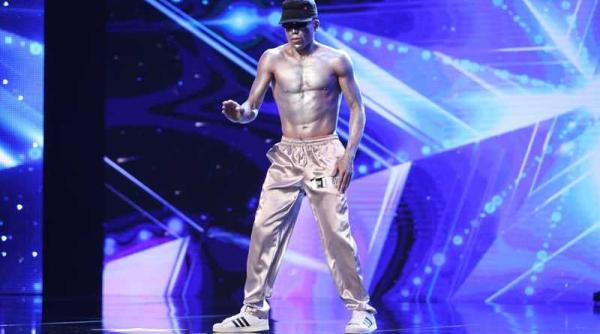 romanii au talent 13 aprilie 2018 calinescu si metoda de agatat cititorul de carduri