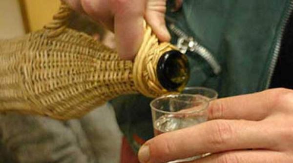 bancul zilei palinca e de vina