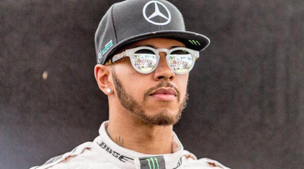 oc in f1 unde pleaca lewis hamilton