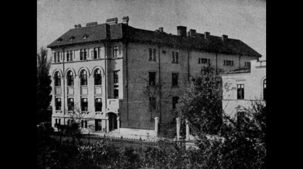 salutari din uranus expozi ie reconstituirea cartierului