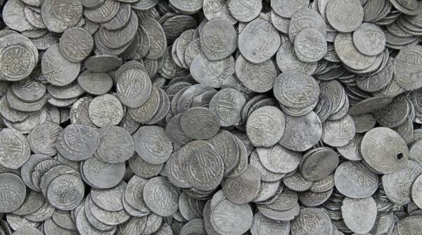 detector de metale tezaur de monede medievale