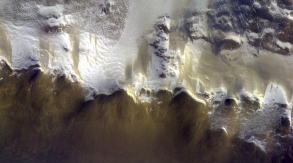 exista gheata pe marte primele dovezi fotografice