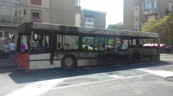 incendiu in trafic autobuz ars complet galerie foto