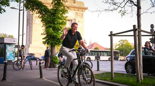 klaus iohannis cu bicicleta europarlamentarul andi cristea comentariu ironic