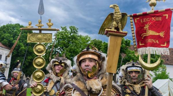 echipament militar roman expus in premiera la festivalul apulum
