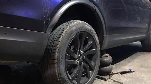 atac ca n vestul salbatic in sine ti bucure tean atacat de barba i ie i i din padure