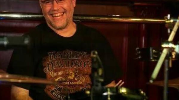 reclame virale naumovici cel mai tare om din publicitate a dat lovitura video