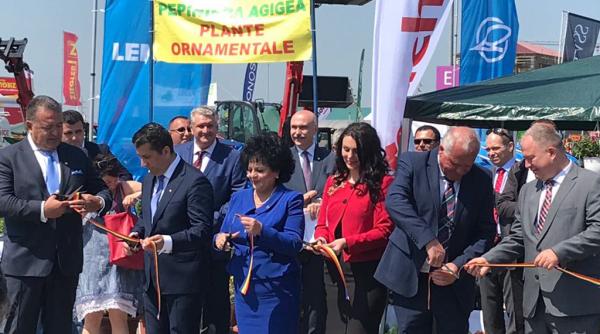 mihai daraban la expoagroutil speram sa ca tigam pariul cu agricultura
