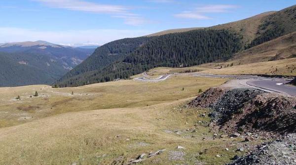 transalpina inchisa risc de avalanse si caderi de pietre