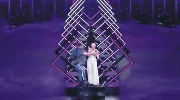 surie eurovision incident un protestatar i a smuls microfonul